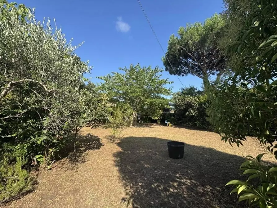 Immagine 32 di Villa in vendita  a Viareggio