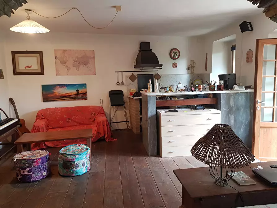 Immagine 39 di Villa in vendita  a Carrara