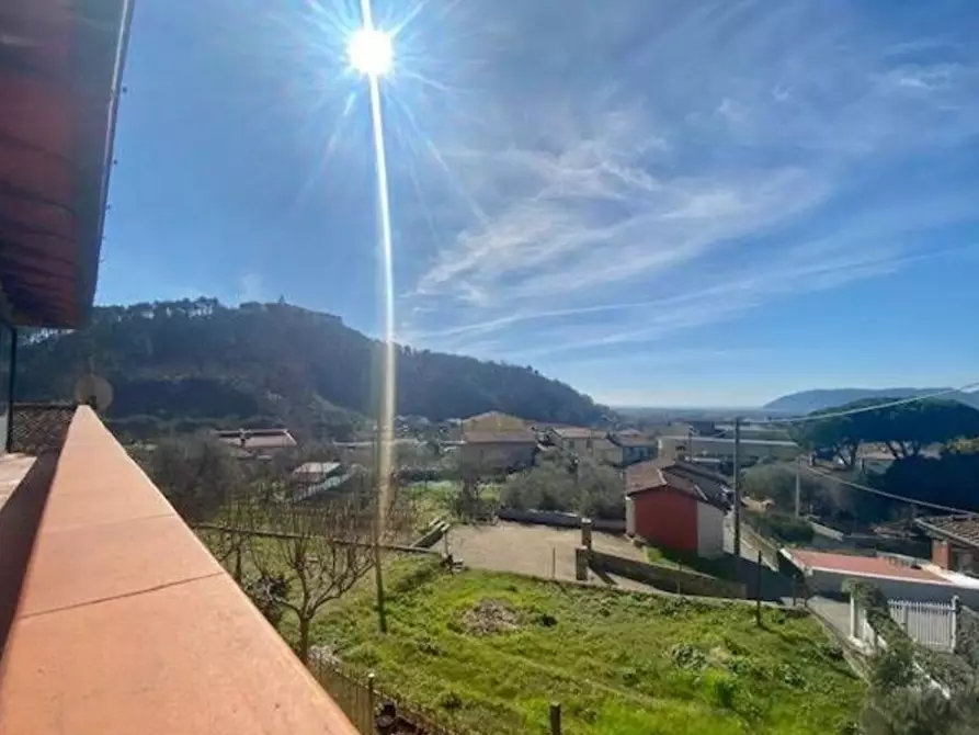 Immagine 6 di Villa in vendita  a Ortonovo