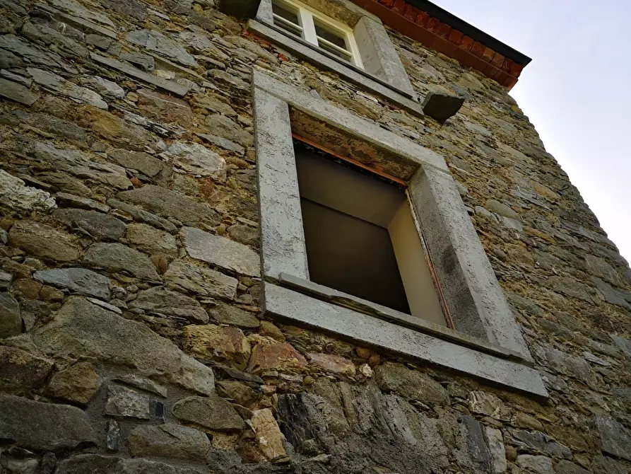 Immagine 16 di Casa colonica in vendita  a Castelnuovo Magra
