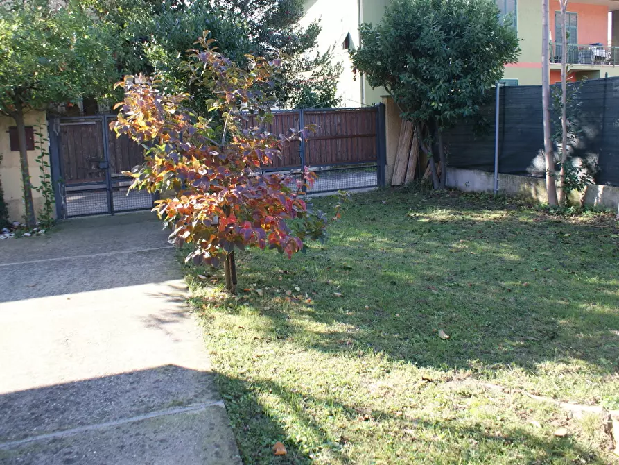 Immagine 4 di Casa indipendente in vendita  a Ortonovo