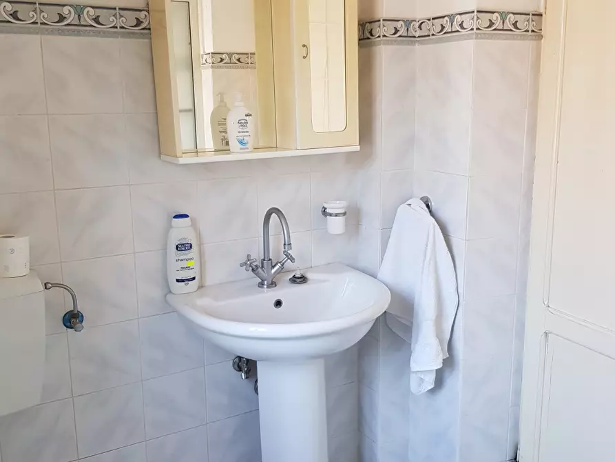 Immagine 15 di Casa semindipendente in vendita  a Carrara