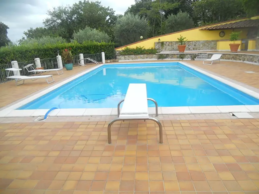 Immagine 2 di Villa in vendita  a Castelnuovo Magra