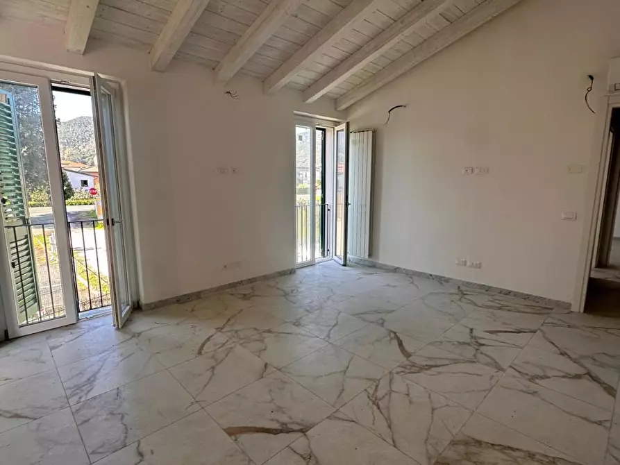 Immagine 8 di Casa semindipendente in vendita  a Ameglia