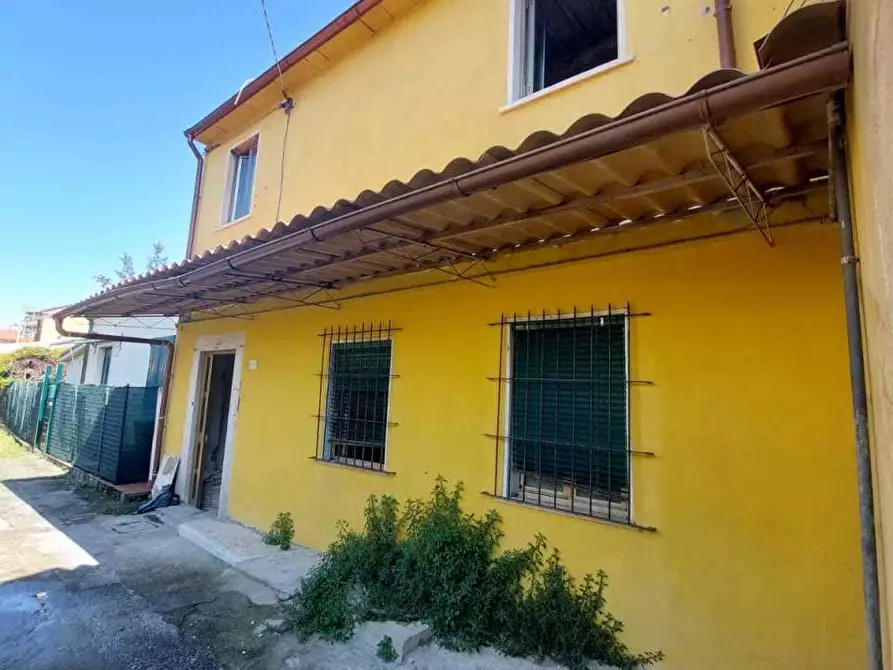 Immagine 1 di Terratetto in vendita  a Carrara