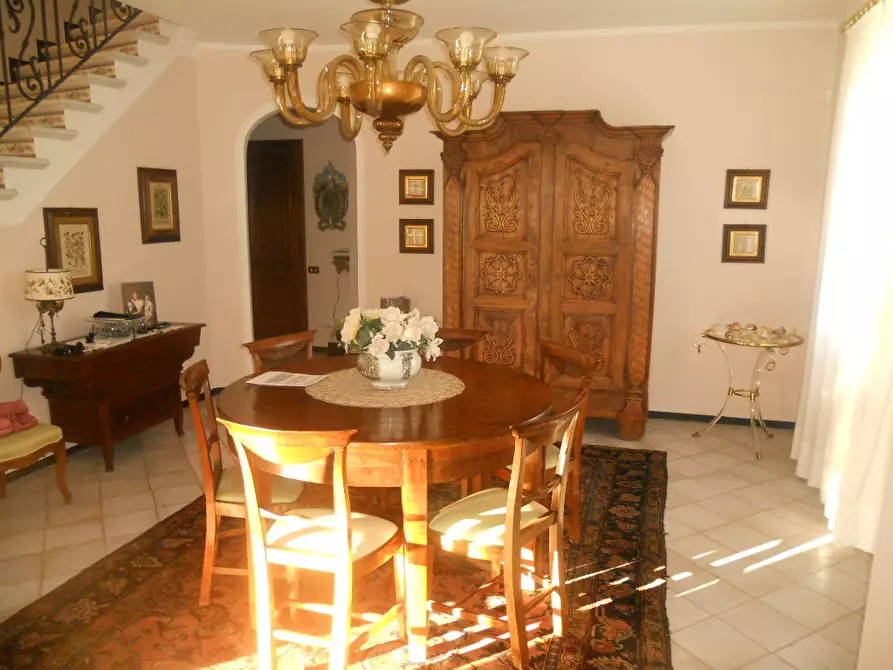 Immagine 41 di Villa in vendita  a Castelnuovo Magra