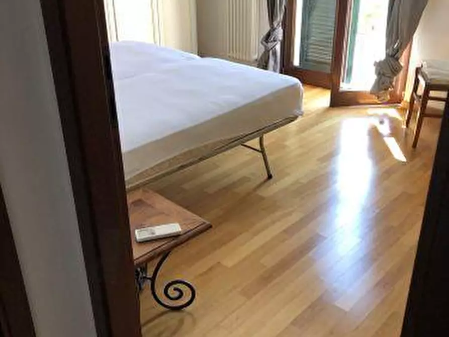 Immagine 17 di Villa in vendita  a Castelnuovo Magra