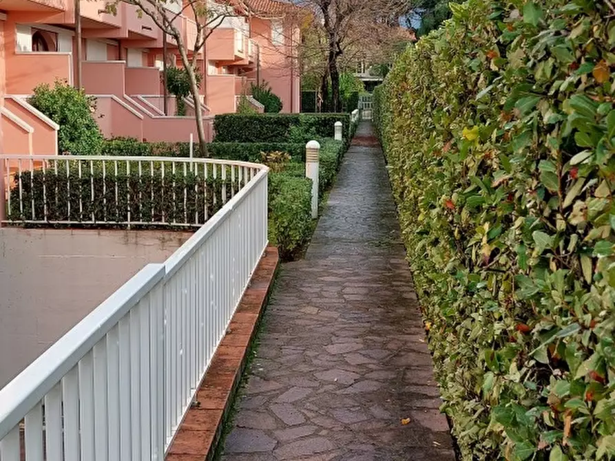 Immagine 45 di Terratetto in vendita  a Massa