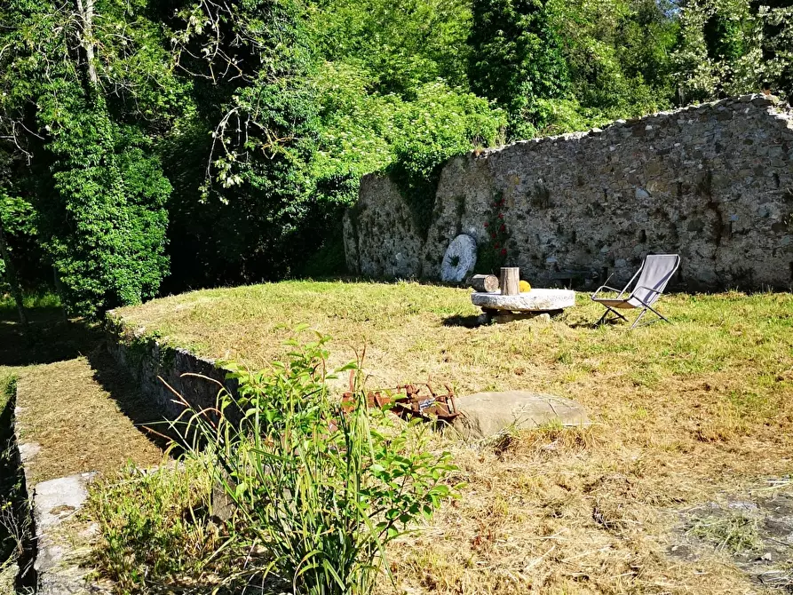 Immagine 43 di Casa colonica in vendita  a Castelnuovo Magra