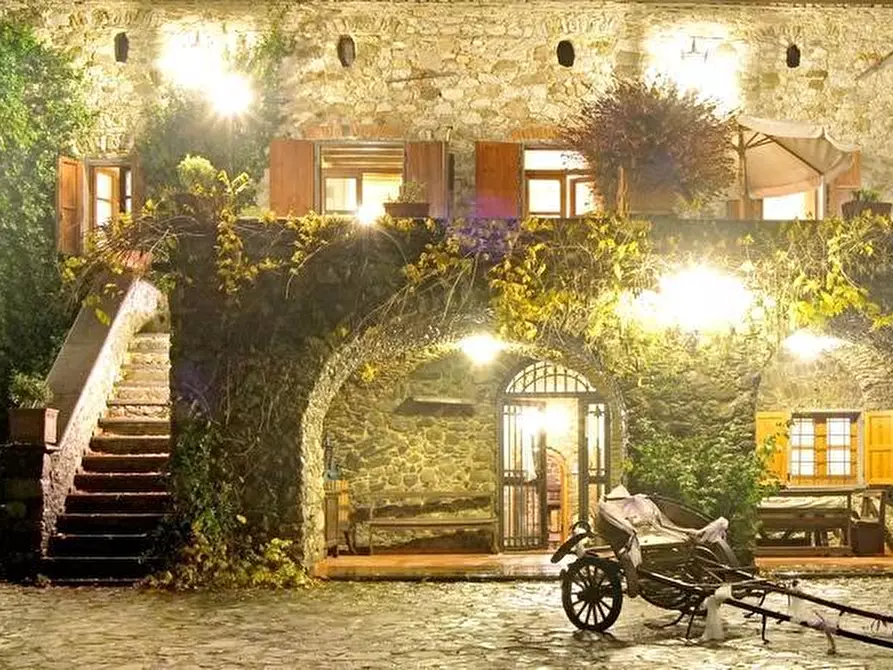 Immagine 43 di Villa in vendita  a Villafranca In Lunigiana