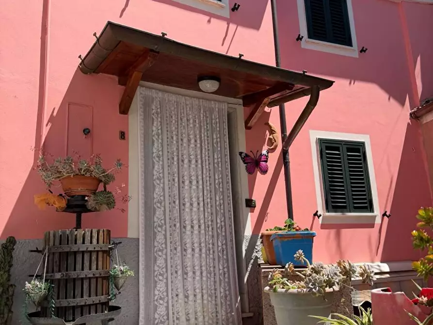 Immagine 25 di Terratetto in vendita  a Ortonovo