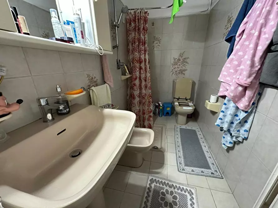 Immagine 17 di Appartamento in vendita  a Carrara