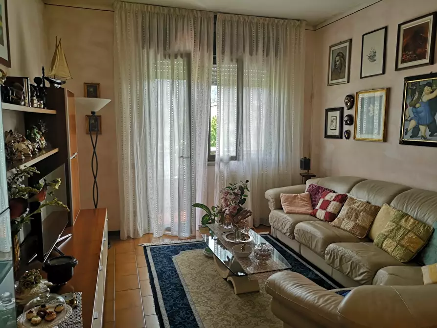 Immagine 19 di Appartamento in vendita  a Castelnuovo Magra