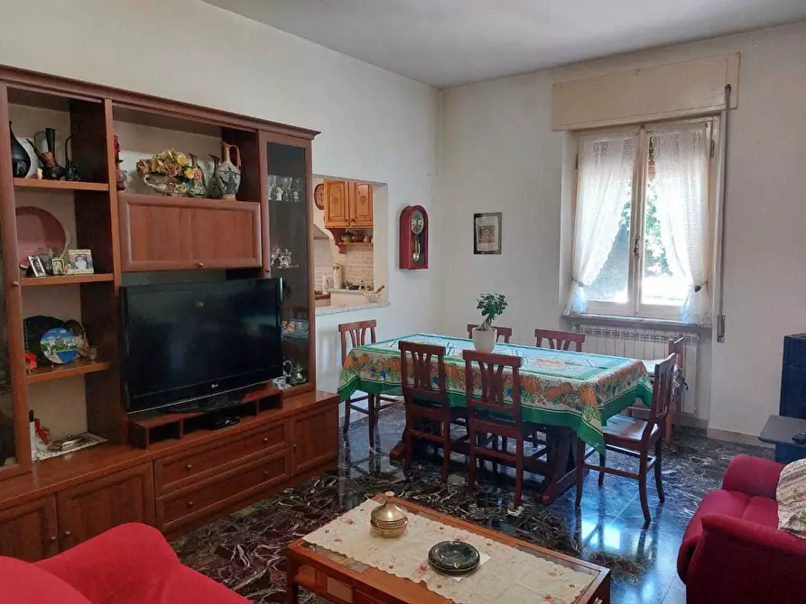 Immagine 1 di Casa semindipendente in vendita  a Ortonovo