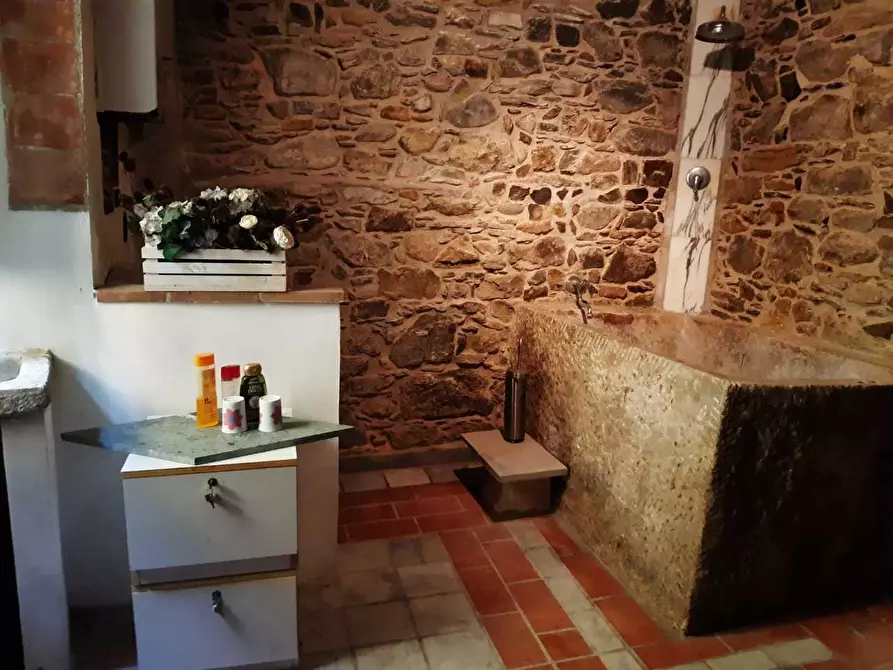 Immagine 66 di Casa indipendente in vendita  a Ortonovo