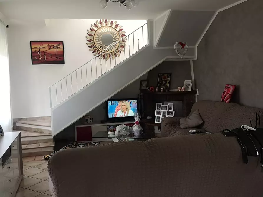 Immagine 26 di Villa in vendita  a Massa