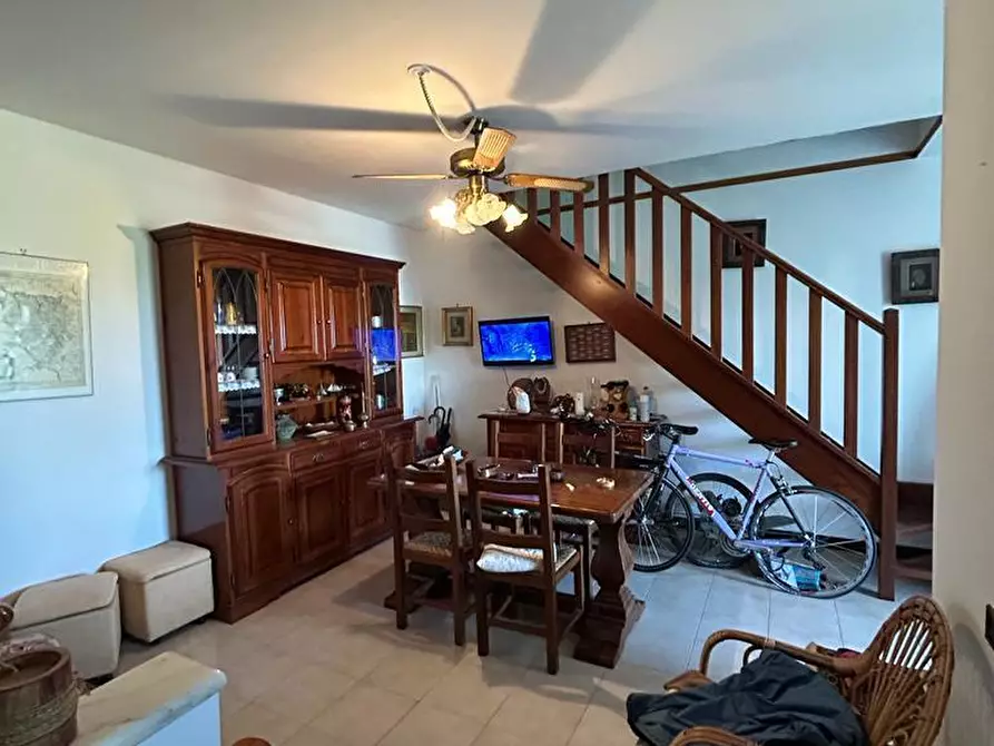 Immagine 4 di Casa semindipendente in vendita  a Ortonovo