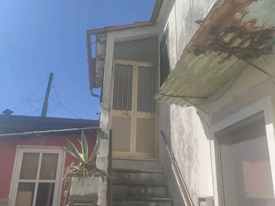 Immagine 2 di Casa semindipendente in vendita  a Carrara
