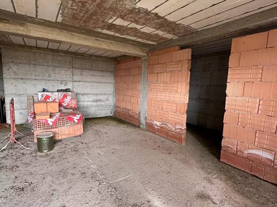 Immagine 12 di Villa in vendita  a Sarzana