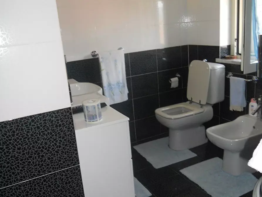 Immagine 38 di Terratetto in vendita  a Sarzana