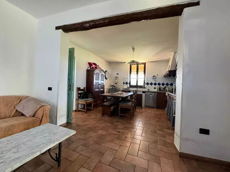 Immagine 9 di Casa indipendente in vendita  a Ortonovo