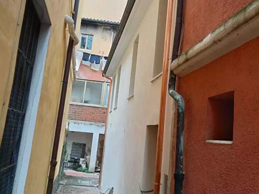 Immagine 27 di Casa indipendente in vendita  a Sarzana