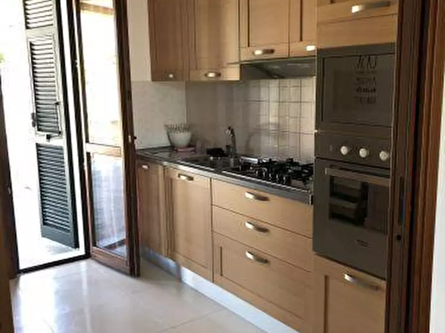 Immagine 6 di Villa in vendita  a Castelnuovo Magra