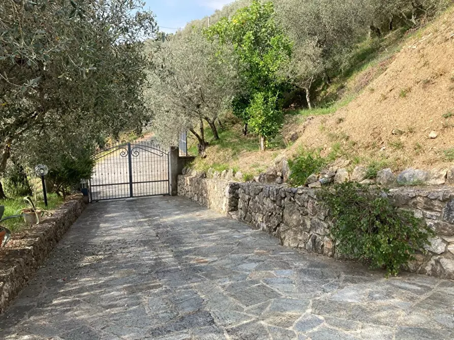 Immagine 10 di Casa indipendente in vendita  a Castelnuovo Magra