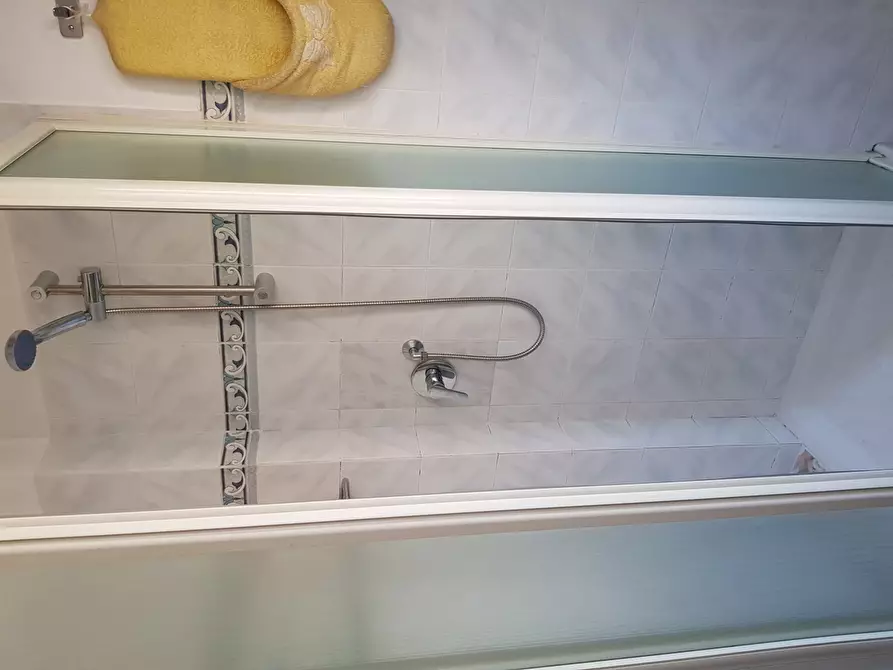 Immagine 16 di Villa in vendita  a Carrara