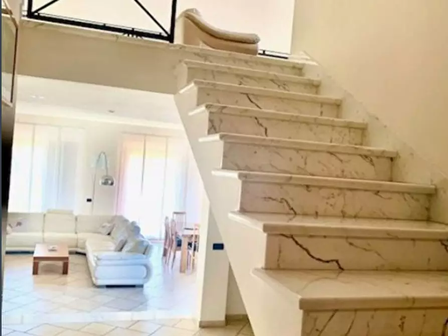 Immagine 12 di Villa in vendita  a Ortonovo