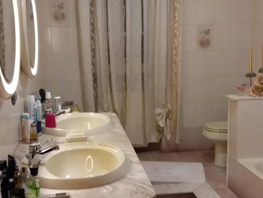 Immagine 38 di Casa indipendente in vendita  a Ortonovo