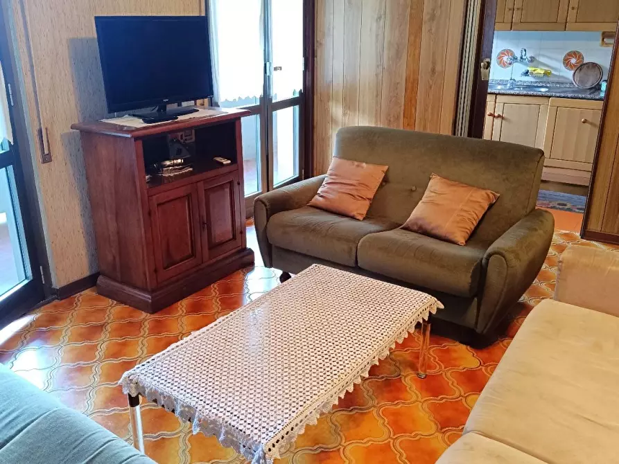 Immagine 4 di Appartamento in vendita  a Massa