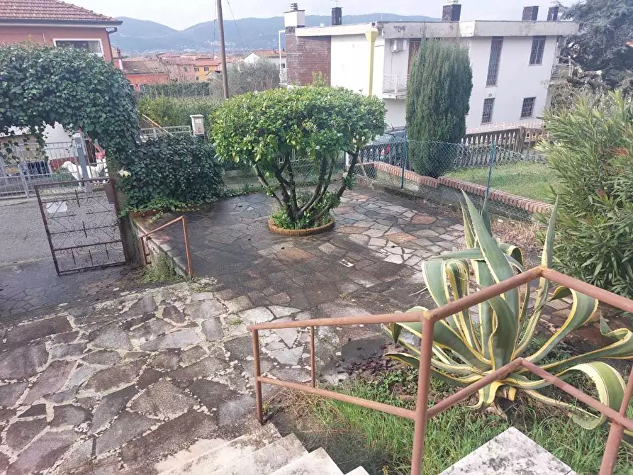 Immagine 7 di Palazzo in vendita  a Castelnuovo Magra