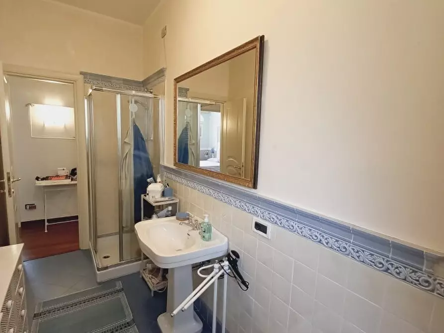Immagine 40 di Appartamento in vendita  a Viareggio