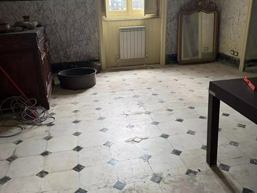 Immagine 2 di Casa indipendente in vendita  a Carrara