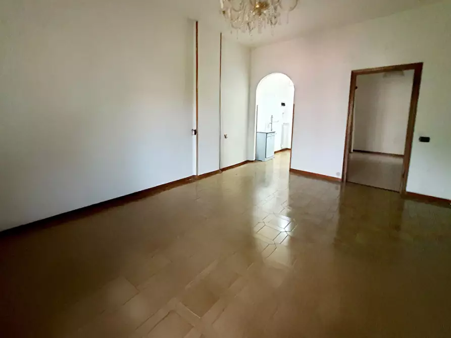 Immagine 4 di Appartamento in vendita  a Sarzana