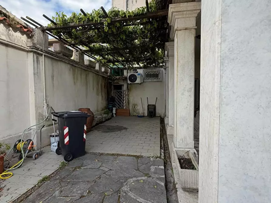 Immagine 15 di Casa indipendente in vendita  a Carrara