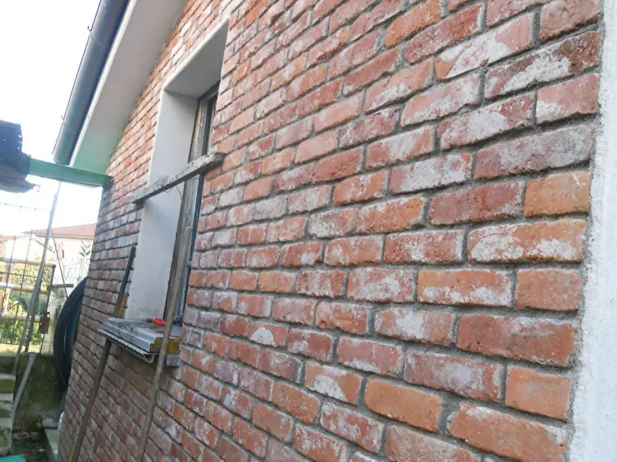 Immagine 9 di Villa in vendita  a Castelnuovo Magra