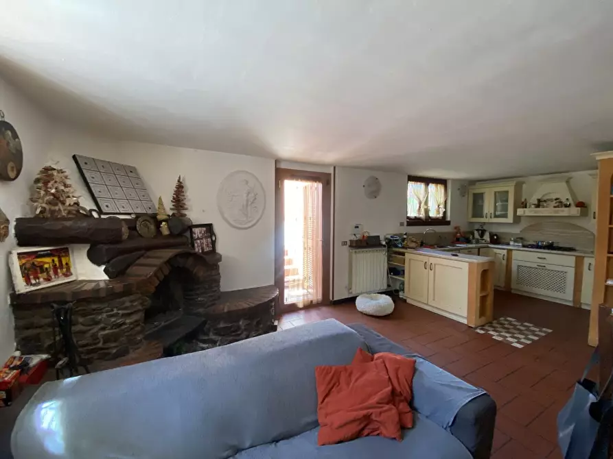 Immagine 5 di Casa semindipendente in vendita  a Castelnuovo Magra