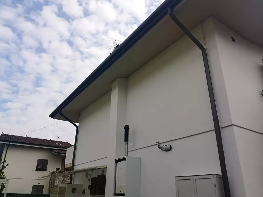 Immagine 9 di Villa in vendita  a Massa
