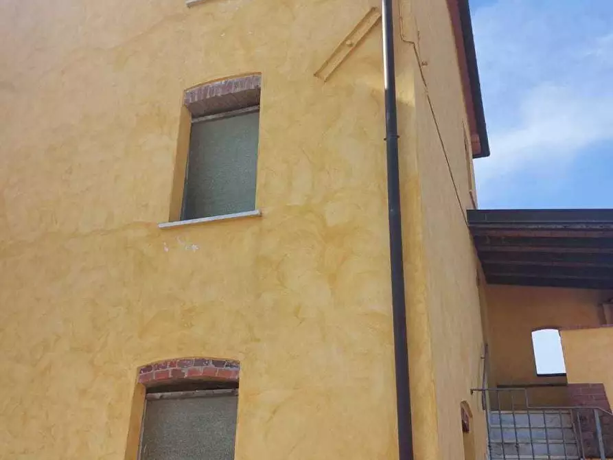 Immagine 13 di Terratetto in vendita  a Castelnuovo Magra