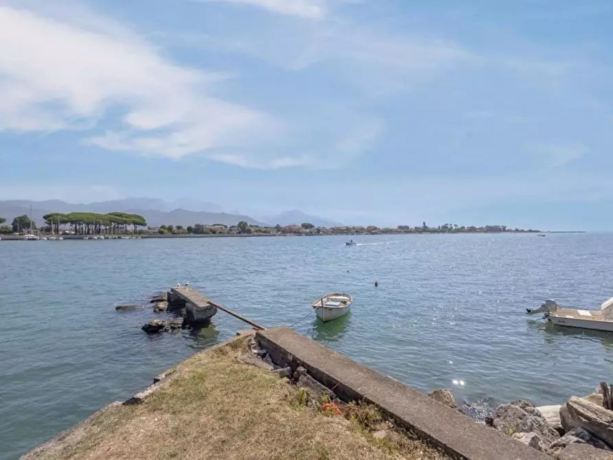 Immagine 12 di Appartamento in vendita  a Ameglia