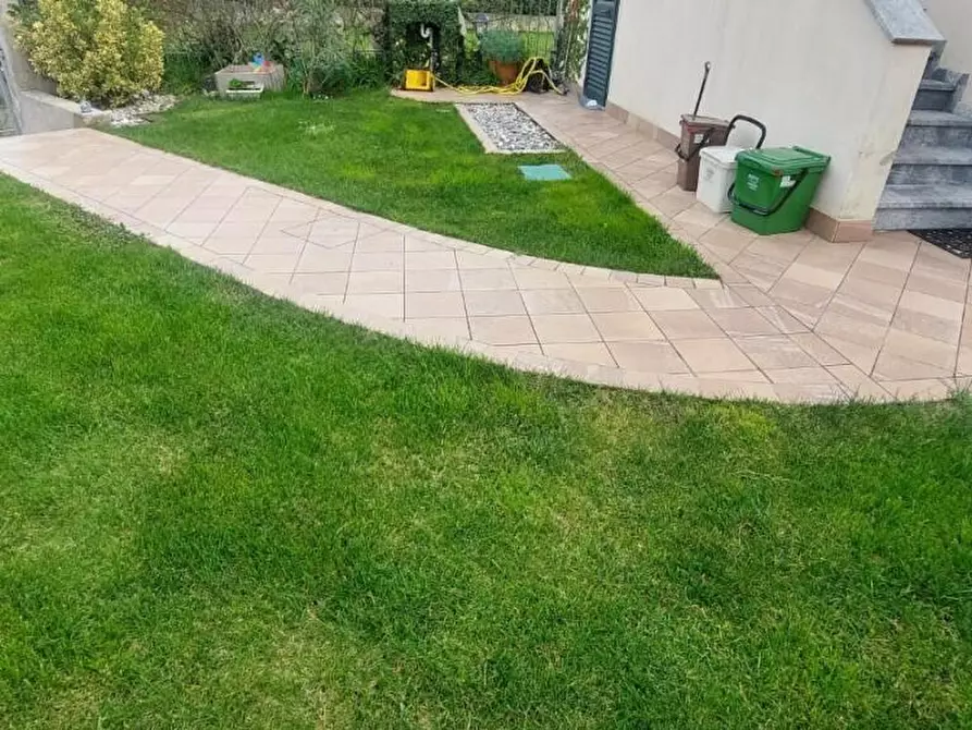 Immagine 18 di Casa semindipendente in vendita  a Sarzana