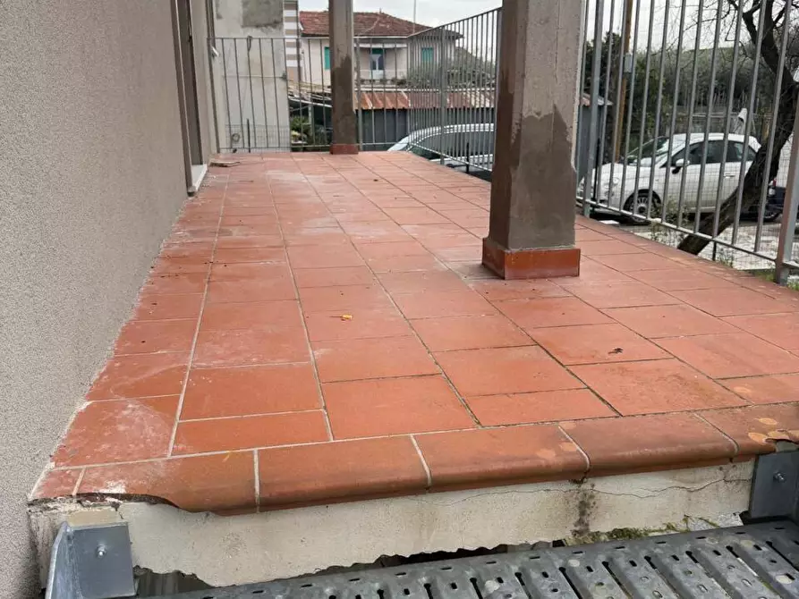 Immagine 7 di Locale commerciale in vendita  a Ortonovo