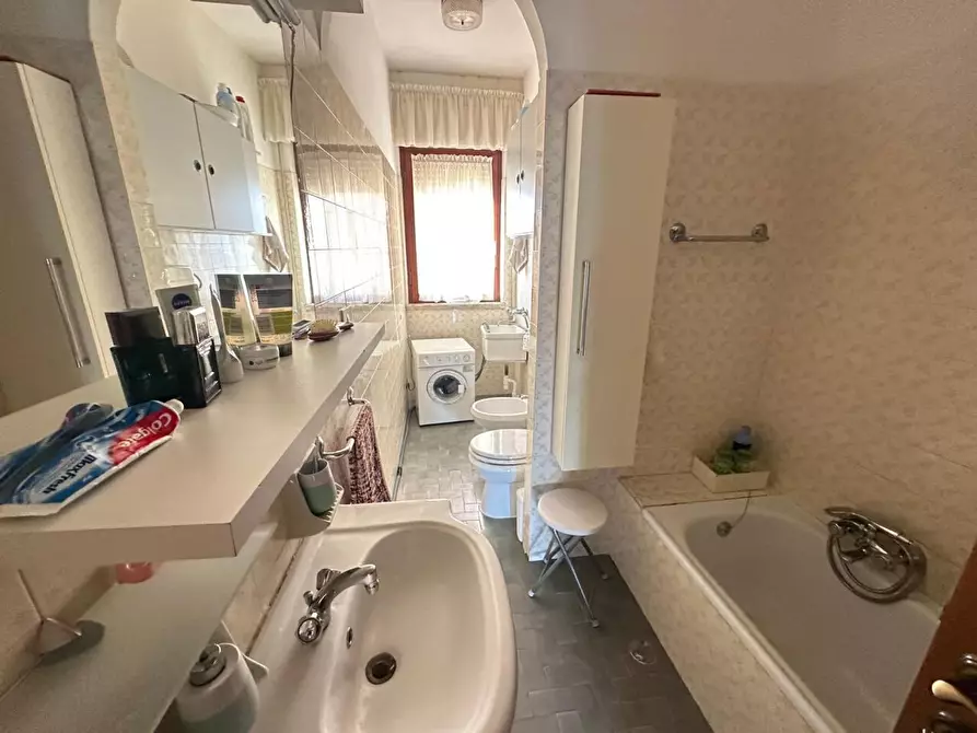 Immagine 18 di Appartamento in vendita  a Sarzana