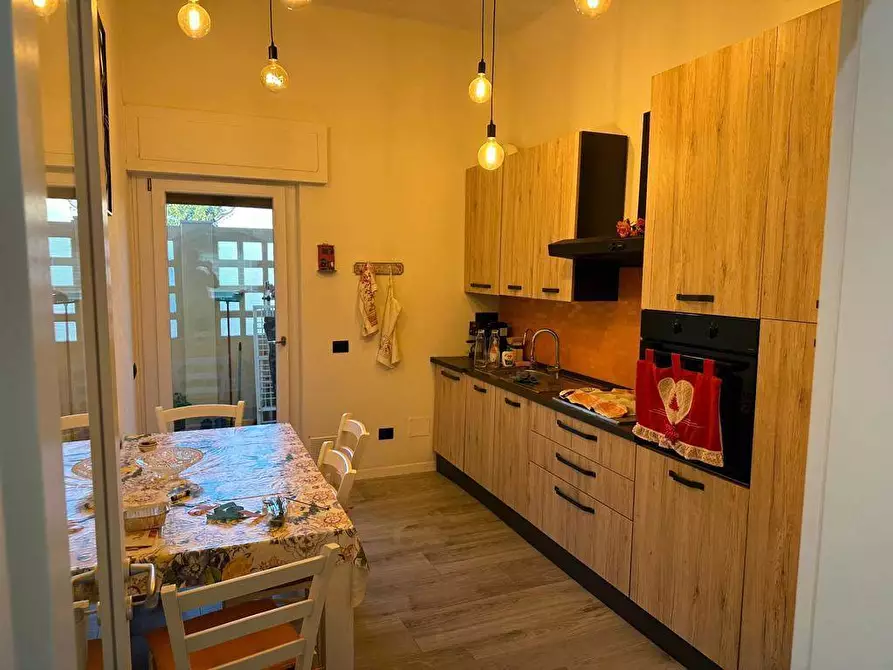 Immagine 13 di Appartamento in vendita  a Carrara