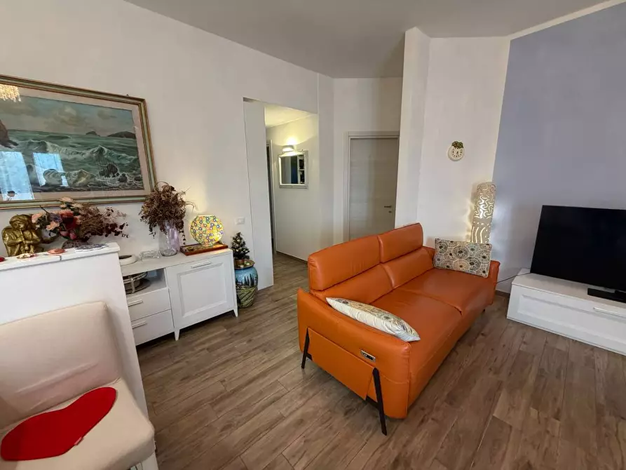 Immagine 3 di Appartamento in vendita  a Ortonovo
