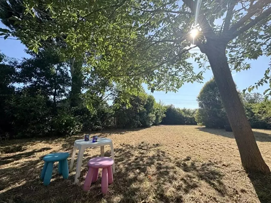 Immagine 38 di Villa in vendita  a Viareggio