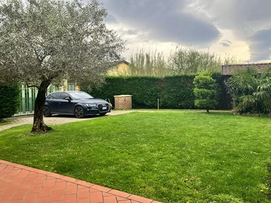 Immagine 33 di Villa in vendita  a Sarzana