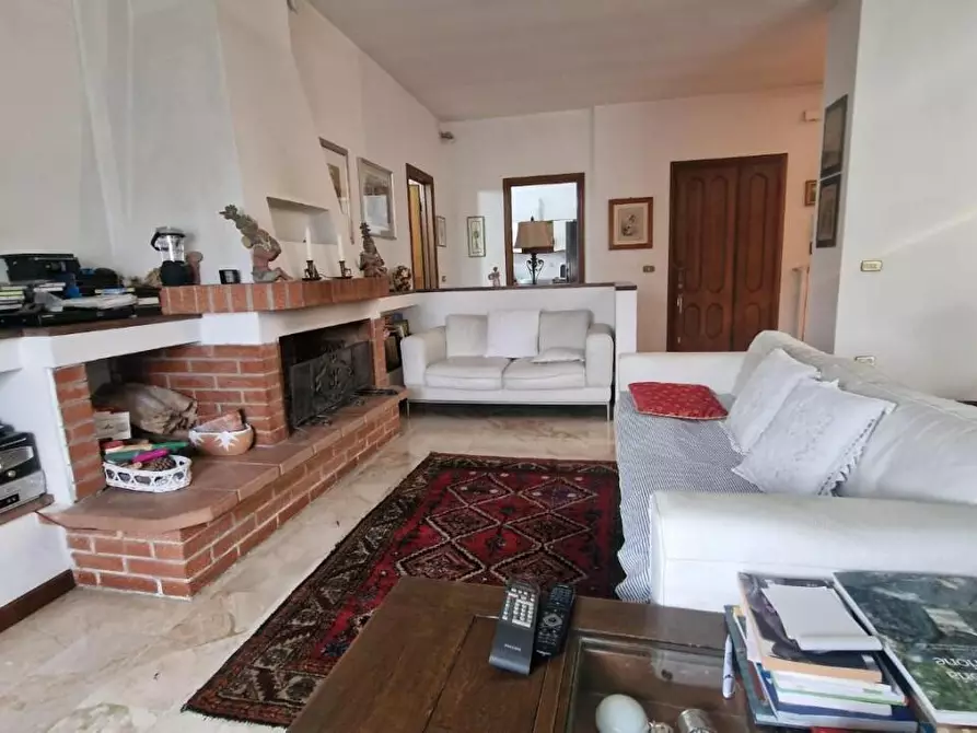 Immagine 1 di Casa bifamiliare in vendita  a Sarzana